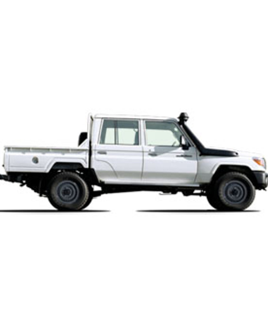 Side view Toyota Landcruiser Pickup Double Cabin 