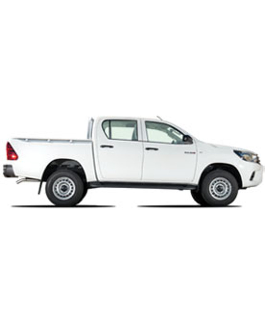 Side view Toyota Hilux RHD 2.4 
